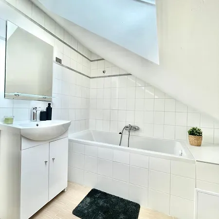 Cozy Studio Near City Prague Exterior photo